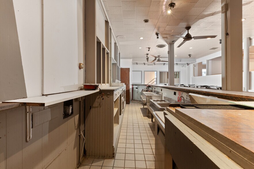 More Photos Of 194-198 Main St, Emmaus Restaurant For Sale