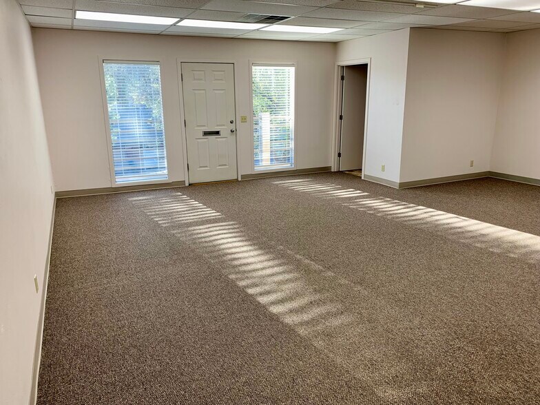 More Photos Of 477 NE Greenwood Ave, Bend Loft Creative Space For Sale