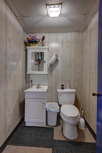 More Photos Of 4961 Highway 43, Seneca Marina For Sale