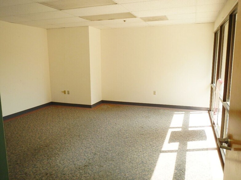 More Photos Of 15 Wormans Mill Ct, Frederick Research And Development For Lease