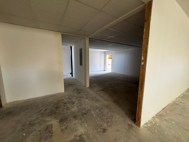 More Photos Of 1185 W Grand Blvd, Corona Storefront Retail Residential For Sale