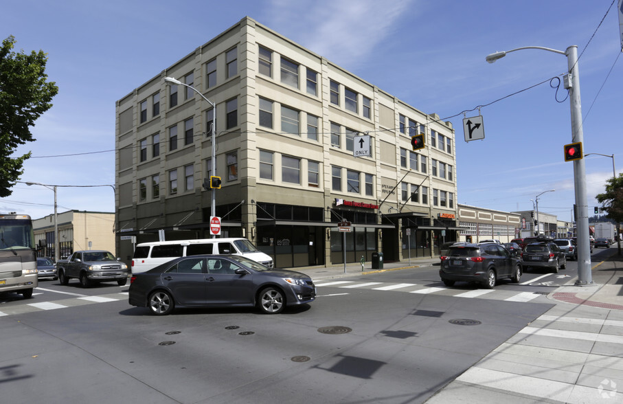 Primary Photo Of 818 Commercial St, Astoria Office For Lease