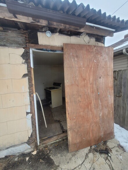 More Photos Of 1823 W 8th St, Muncie Multifamily For Sale