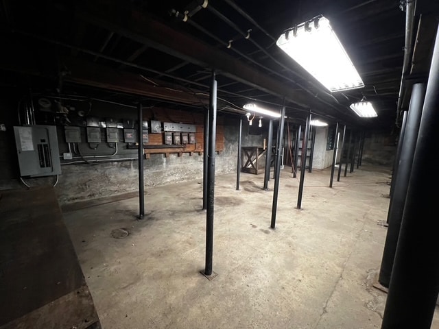 More Photos Of 1909-1911 S Salina St, Syracuse Office For Sale