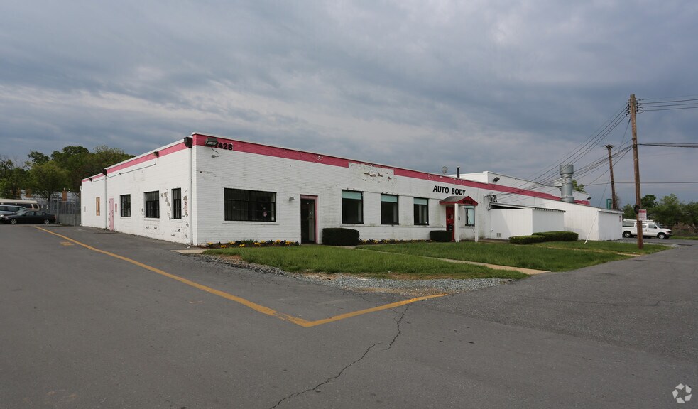 More Photos Of 7428 Westmore Rd, Rockville Service For Lease
