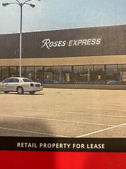 More Photos Of 427-429 W McIntyre St, Mullins Unknown For Lease