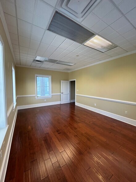 More Photos Of 1417 Stuart Engals Blvd, Mount Pleasant Medical For Lease