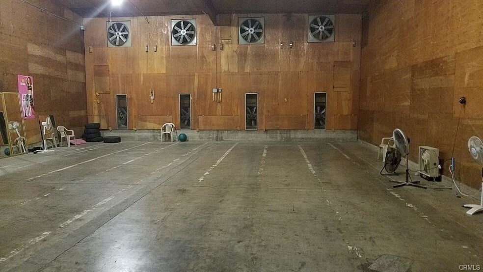 More Photos Of 250 Walsh Ave, Hamilton City Distribution For Sale