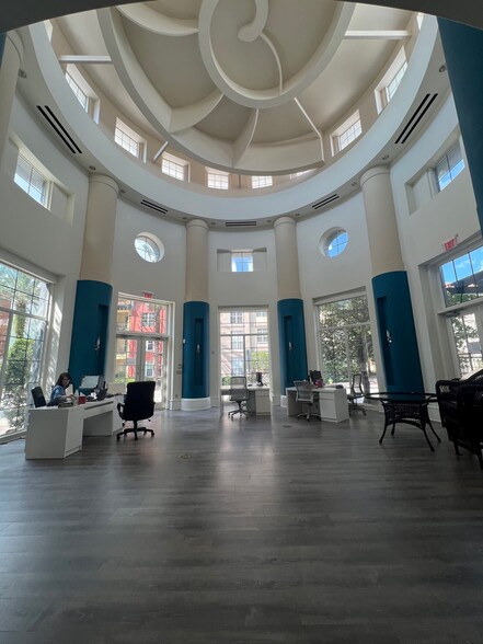 More Photos Of 2330 W Horatio St, Tampa Medical For Lease