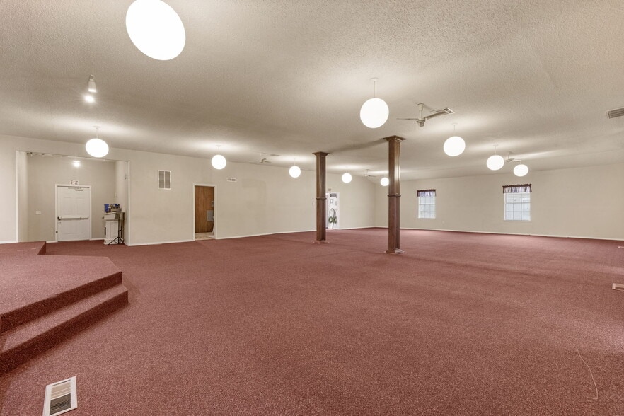 More Photos Of 207 S Bixby St, Coweta Religious Facility For Sale