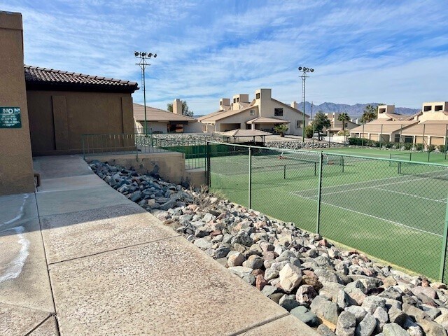 More Photos Of 1407 McCulloch Blvd N, Lake Havasu City Storefront Retail Office For Sale