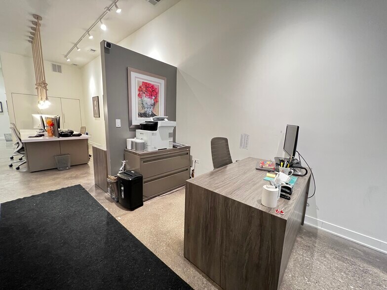 More Photos Of 1419 W Belmont Ave, Chicago Storefront Retail Residential For Lease