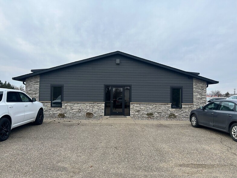 Primary Photo Of 11785 Justen Cir, Osseo Service For Lease