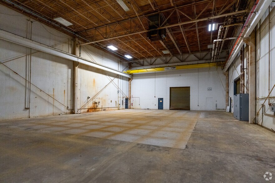 More Photos Of 500 Gateway Dr, Goldsboro Warehouse For Lease