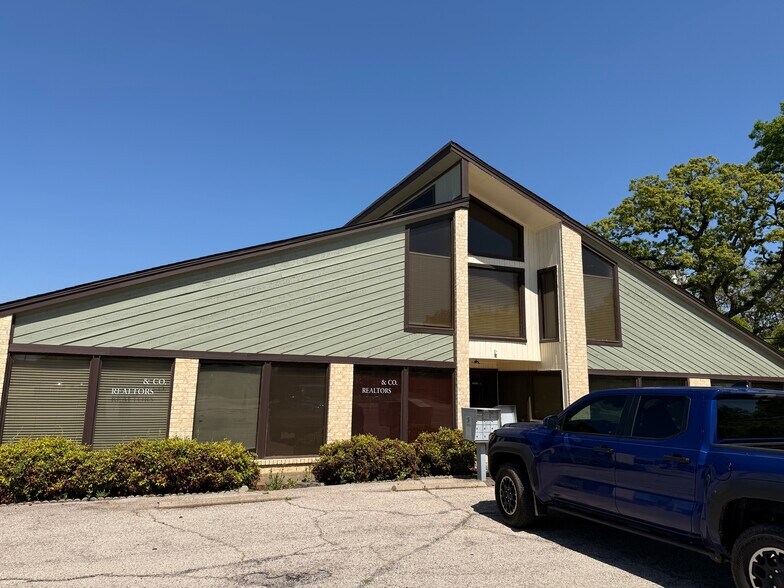 More Photos Of 1230 Brown Trl, Bedford Office For Sale