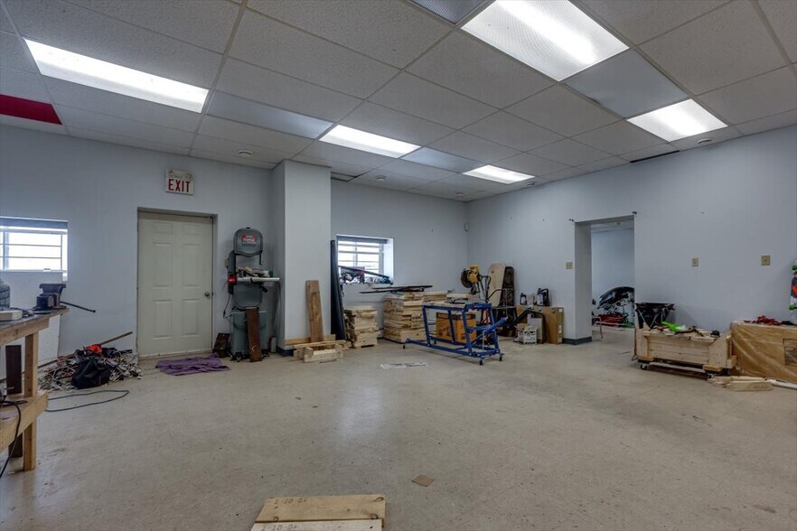 More Photos Of 4831 50 St, Alix Flex For Sale