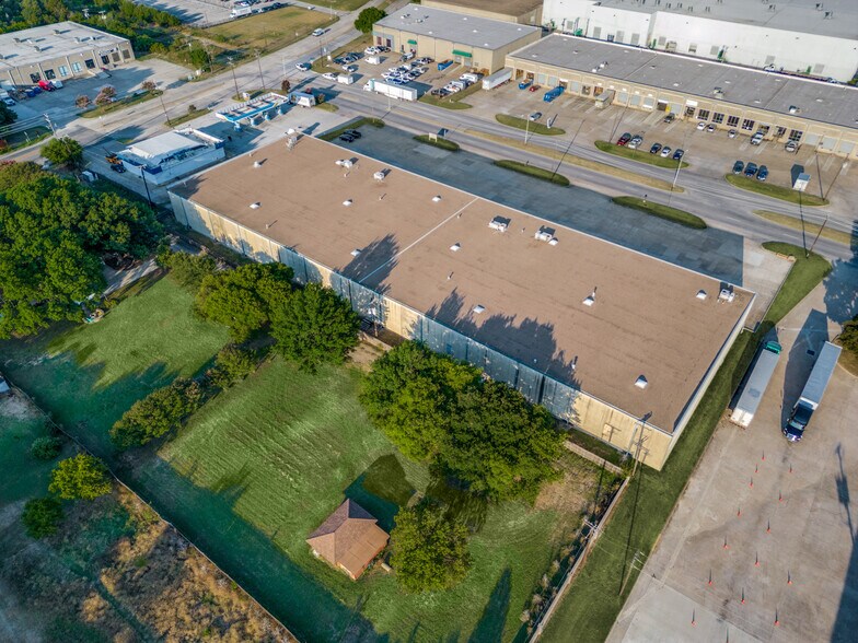 More Photos Of 1922-1938 N Great Southwest Pky, Grand Prairie Distribution For Lease