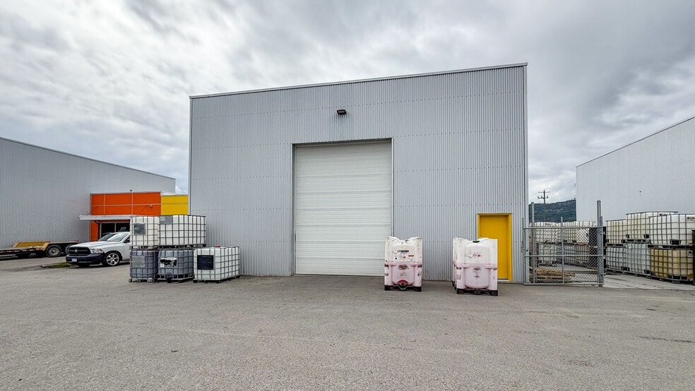 More Photos Of 9013-9021 Jim Bailey Rd, Kelowna Manufacturing For Sale