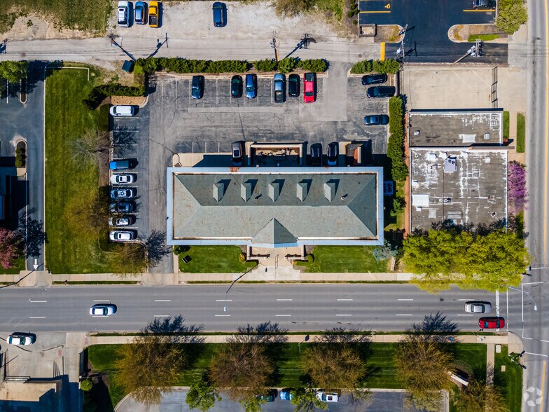 More Photos Of 4310 Madison Ave, Kansas City Office For Sale