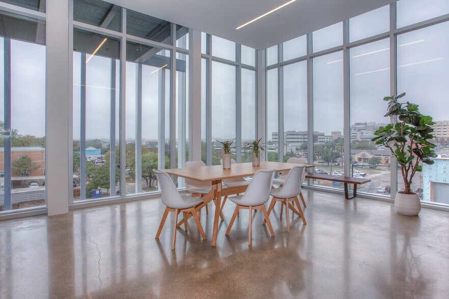 More Photos Of 1212 Hurley Ave, Fort Worth Hotel For Sale