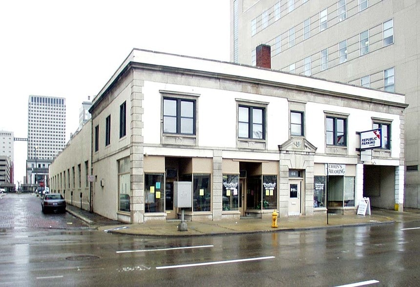 More Photos Of 84-92 N Front St, Columbus Freestanding For Sale