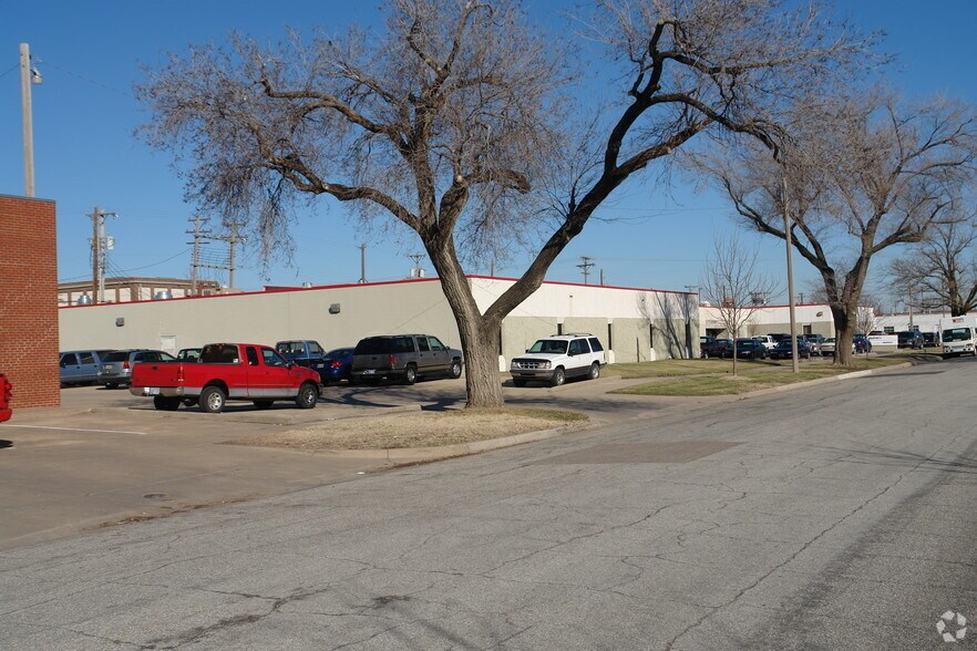 More Photos Of 313 S Ida St, Wichita Warehouse For Sale