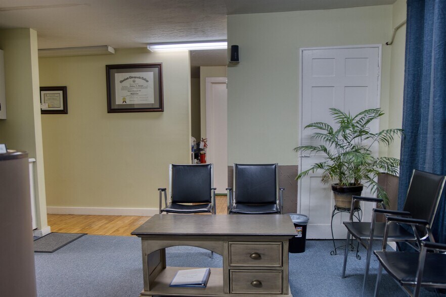 More Photos Of 24 Pleasant St, Conway Office For Sale