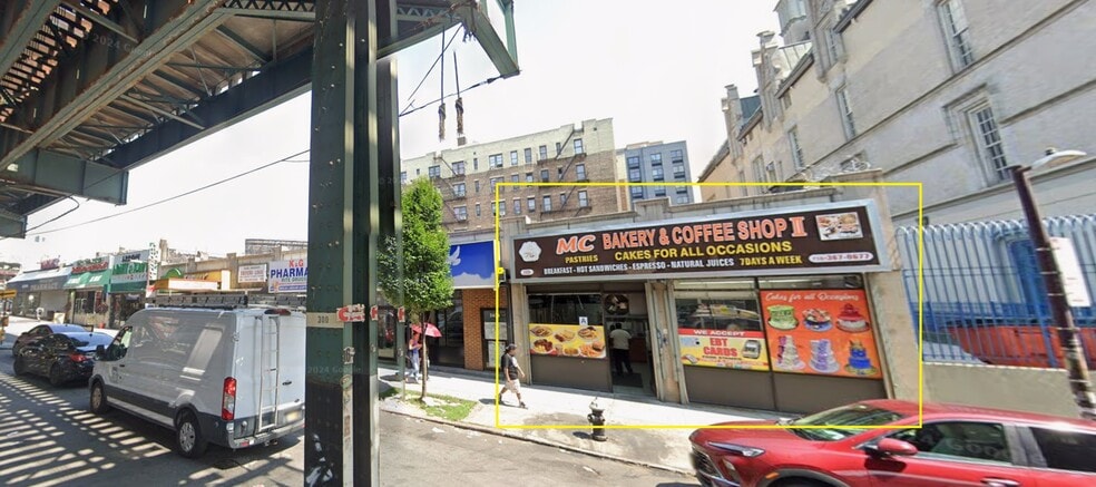 Primary Photo Of 2426 Jerome Ave, Bronx General Retail For Lease
