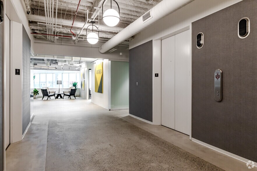 More Photos Of 1 Mid America Plz, Oakbrook Terrace Office For Lease