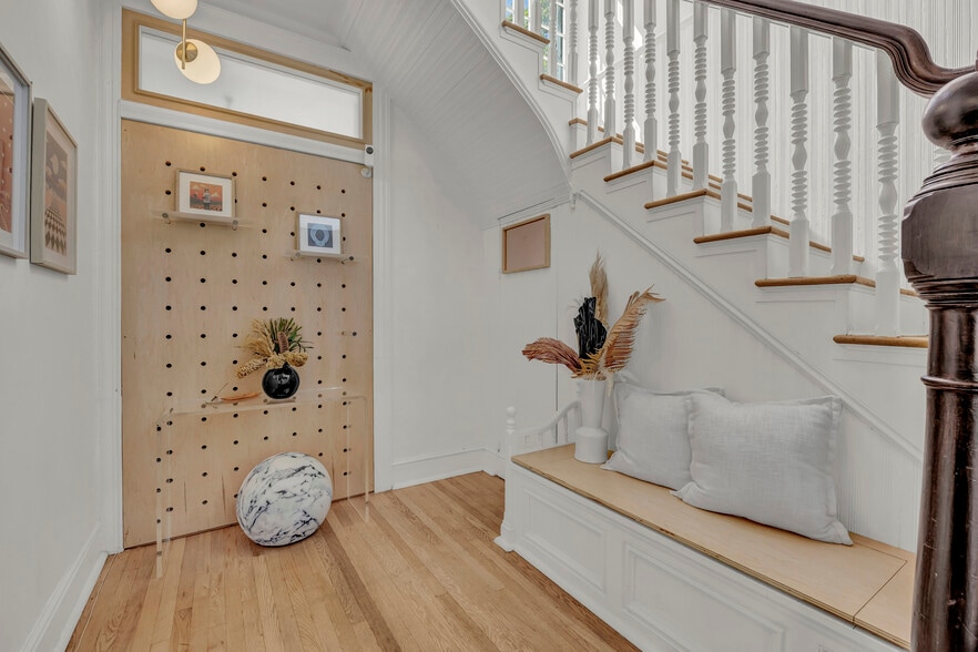 More Photos Of 118 S 4th St, Wilmington Hospitality For Sale