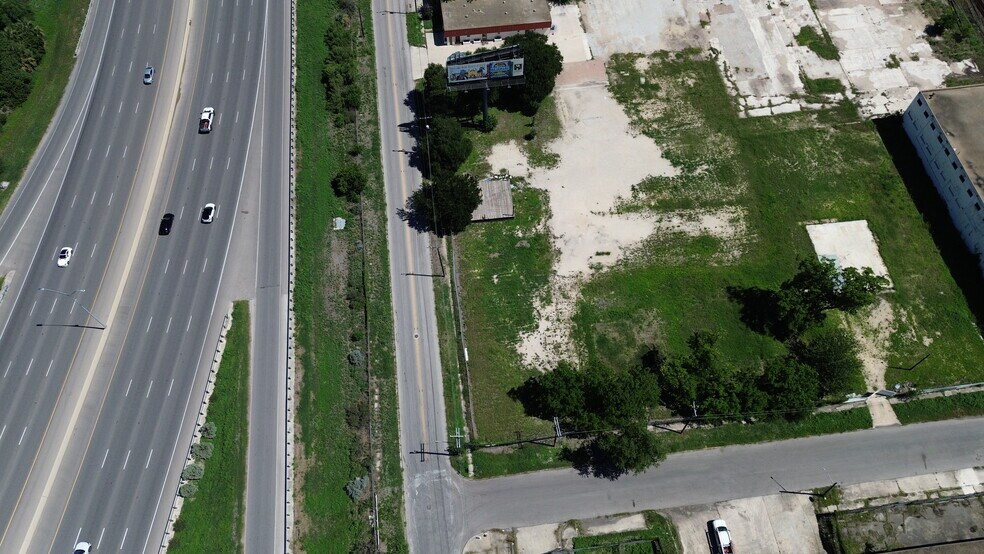 More Photos Of 1010 Hoefgen Avenue, San Antonio Land For Sale