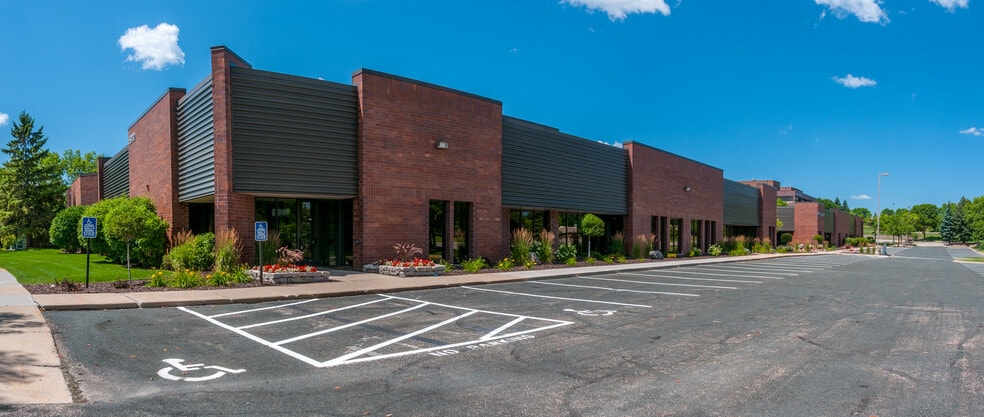 More Photos Of 5900-5950 Clearwater Dr, Minnetonka Research And Development For Lease