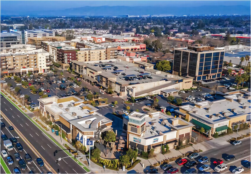 More Photos Of 2580 El Camino Real, Mountain View Storefront For Lease