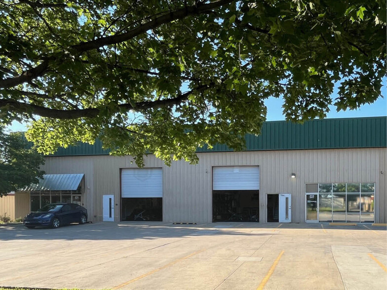 Primary Photo Of 4910 Wakarusa Ct, Lawrence Warehouse For Lease