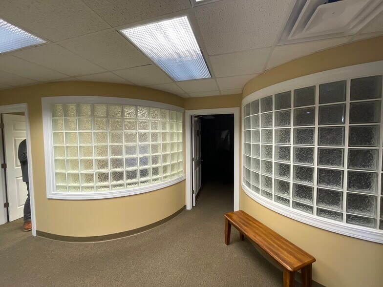 More Photos Of 1105 Clifty Dr, Madison Medical For Sale