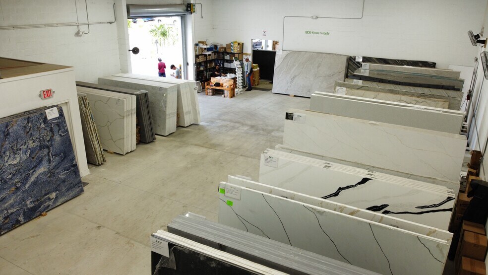 More Photos Of 2757-2761 W 77th Pl, Hialeah Warehouse For Sale