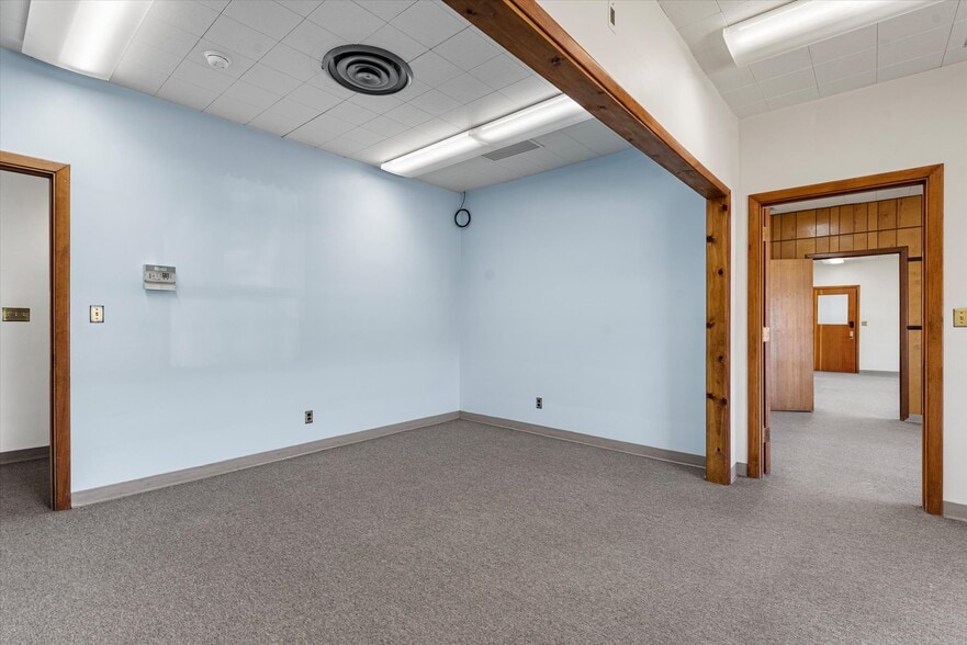 More Photos Of 1050 S Bridge St, Baker City Office For Sale
