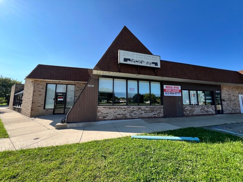 More Photos Of 22001-22027 Kelly Rd, Eastpointe Office For Lease