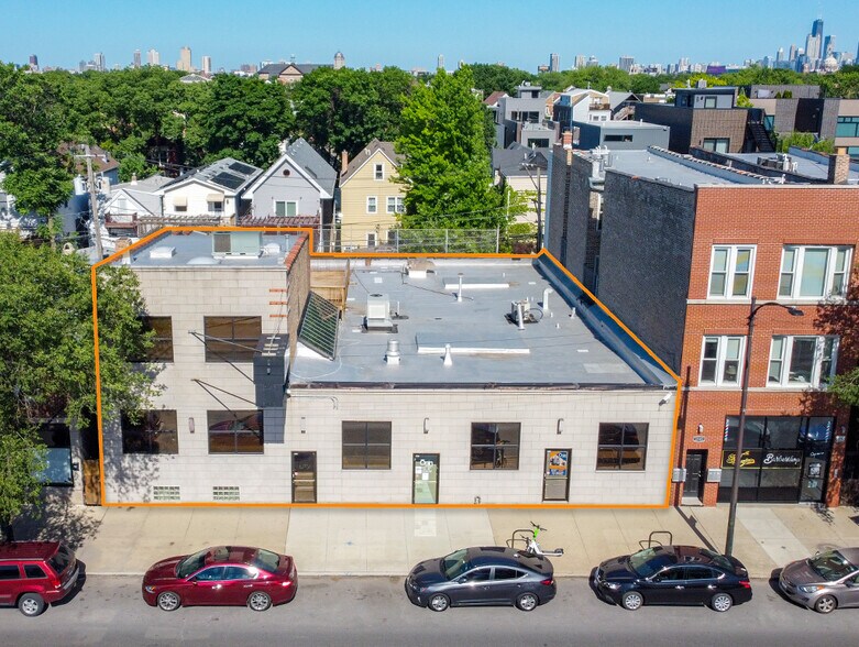 More Photos Of 2147 N Western Ave, Chicago Office For Lease