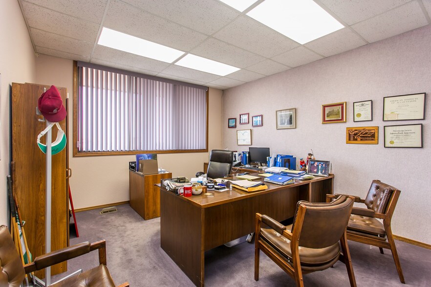 More Photos Of 100 N Fruitland St, Kennewick Office For Lease
