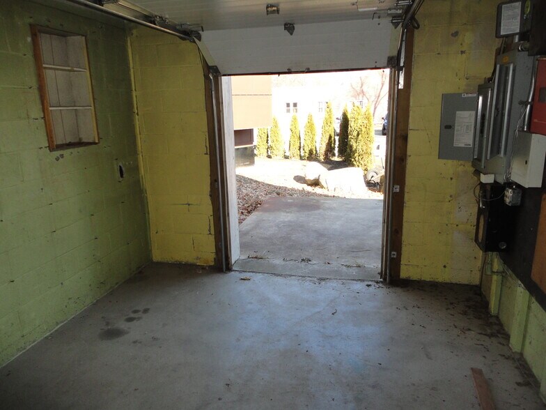 More Photos Of 10 Church St, Wilmington Office Residential For Sale