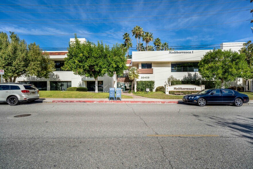 More Photos Of 30423 Canwood St, Agoura Hills Office For Sale