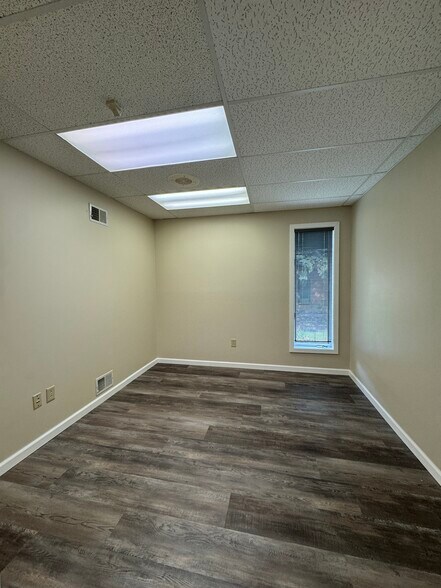 More Photos Of 5126-5130 Blazer Memorial Pky, Dublin Office For Lease