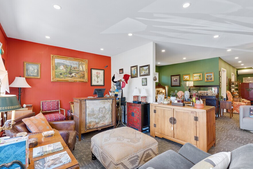 More Photos Of 7409 SW Capitol Hwy, Portland Freestanding For Sale