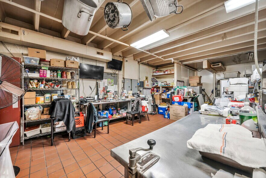 More Photos Of 5348 E Lake Rd, Sheffield Lake Restaurant For Sale