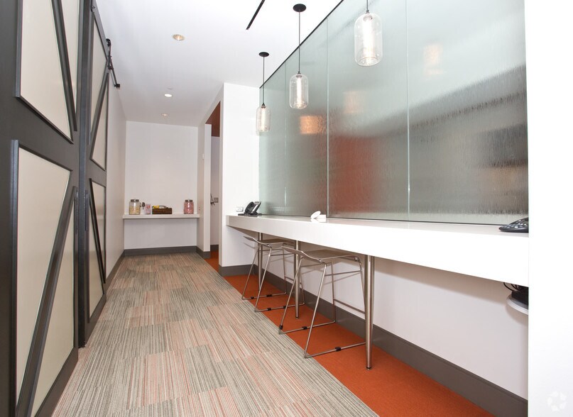 Photo of Lbby Floor Ste 100 - Spec Suite