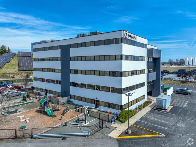 More Photos Of 100 Pennsylvania Ave, Framingham Office For Lease