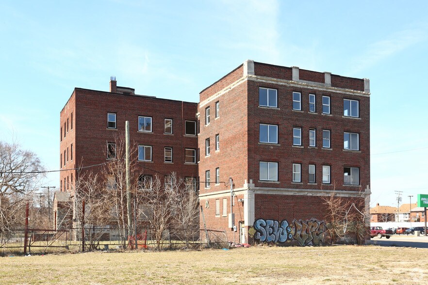 More Photos Of 2267 W Davison St, Detroit Apartments For Sale