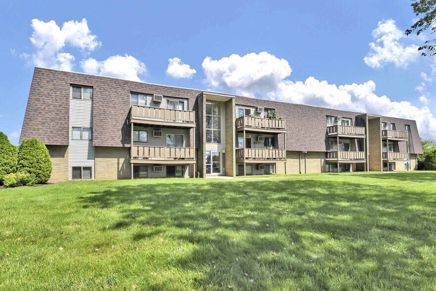 More Photos Of 2612 Pioneer Trl, Sandusky Apartments For Sale