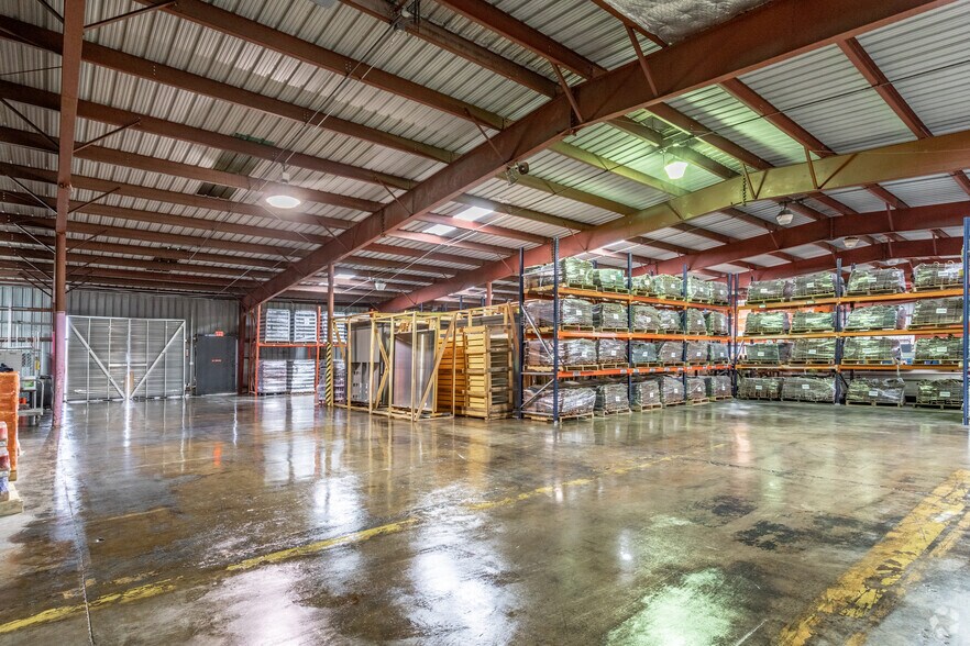 More Photos Of 10511 Wetmore Rd, San Antonio Manufacturing For Lease